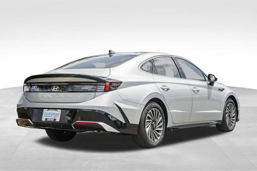 2025 Hyundai SONATA Hybrid SE