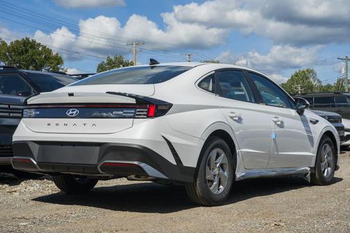 2026 Hyundai SONATA SE