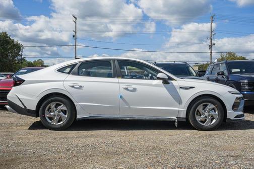 2026 Hyundai SONATA SE