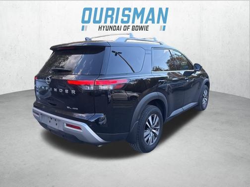 2022 Nissan Pathfinder SL 4WD