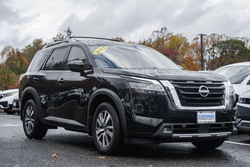 2022 Nissan Pathfinder SL 4WD