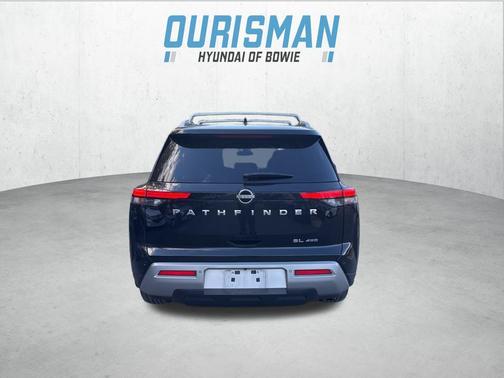 2022 Nissan Pathfinder SL 4WD