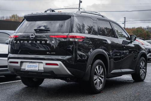 2022 Nissan Pathfinder SL 4WD