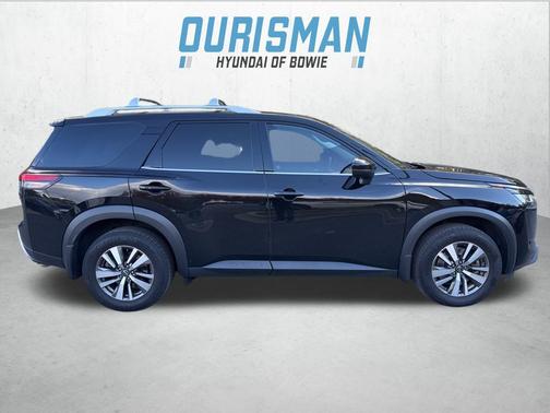 2022 Nissan Pathfinder SL 4WD