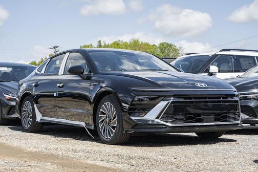 2025 Hyundai SONATA Hybrid SE