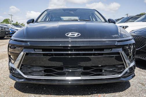 2025 Hyundai SONATA Hybrid SE