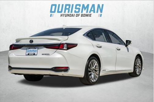 2021 Lexus ES 300h Luxury
