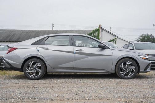 2025 Hyundai ELANTRA Sport