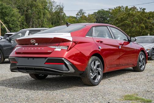 2025 Hyundai ELANTRA HEV Limited