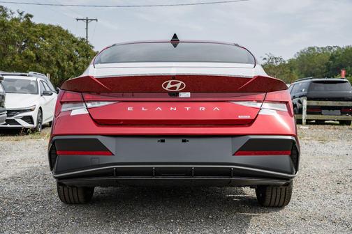 2025 Hyundai ELANTRA HEV Limited
