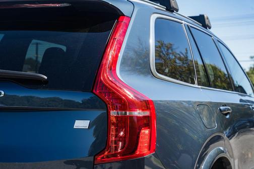 2023 Volvo XC90 Recharge Plug-In Hybrid T8 Plus 6-Seater