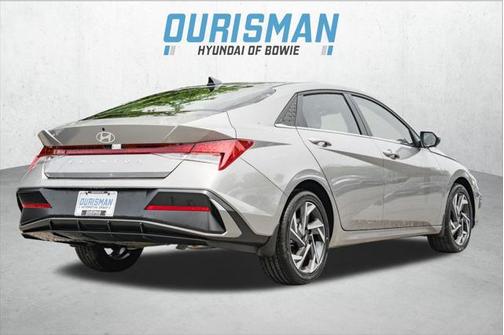 2025 Hyundai ELANTRA SEL