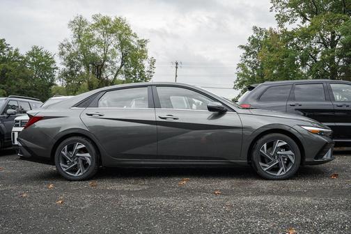 2025 Hyundai ELANTRA HEV Limited