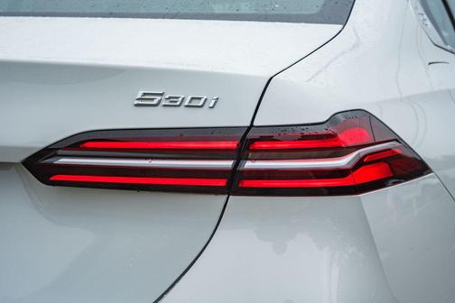 2025 BMW 530 i xDrive