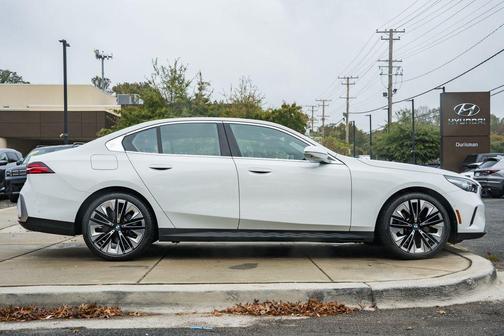 2025 BMW 530 i xDrive