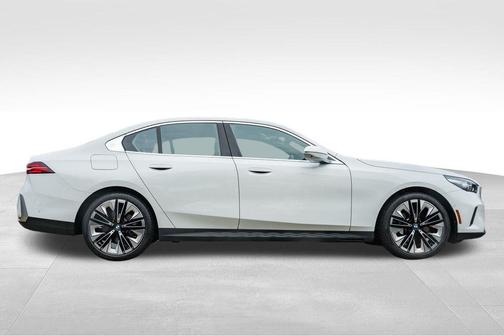 2025 BMW 530 xDrive