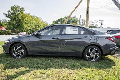 2025 Hyundai ELANTRA HEV SEL Sport