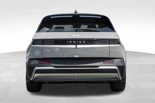 2025 Hyundai IONIQ 5 SE