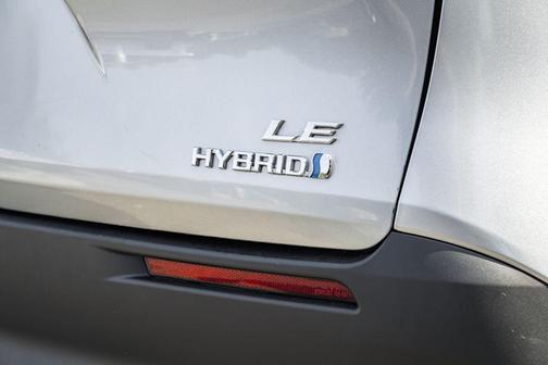 2022 Toyota Sienna LE