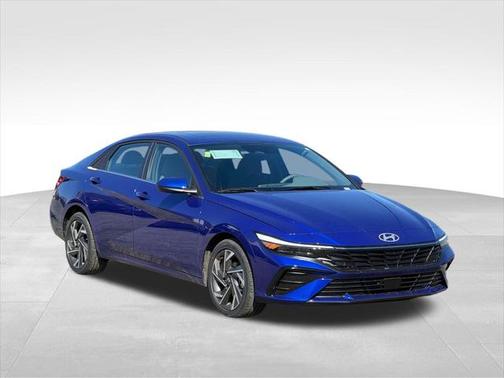 2025 Hyundai ELANTRA SEL
