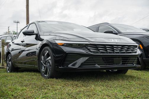 2025 Hyundai ELANTRA HEV Limited