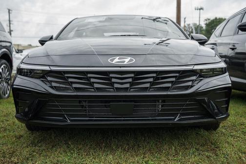 2025 Hyundai ELANTRA HEV Limited