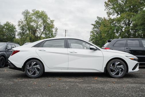 2025 Hyundai ELANTRA HEV Limited