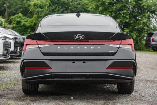 2025 Hyundai ELANTRA HEV Limited