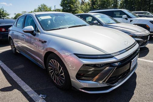 2025 Hyundai SONATA Hybrid SE