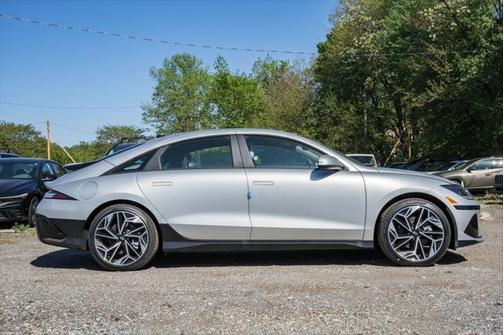 2025 Hyundai IONIQ 6 SE