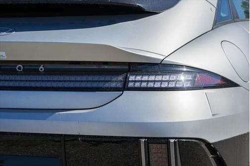 2025 Hyundai IONIQ 6 SE