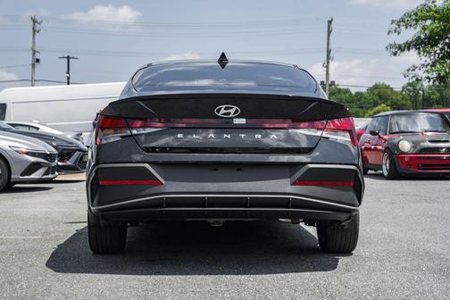 2025 Hyundai ELANTRA Sport