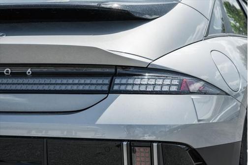 2025 Hyundai IONIQ 6 SE