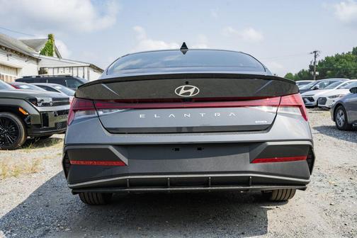 2025 Hyundai ELANTRA HEV SEL Sport
