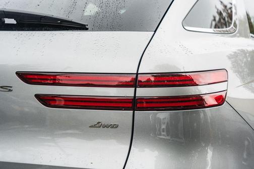 2022 Genesis GV70 2.5T AWD