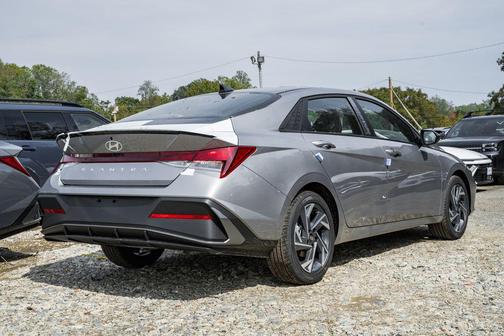 2025 Hyundai ELANTRA Sport