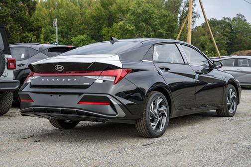 2025 Hyundai ELANTRA HEV Limited