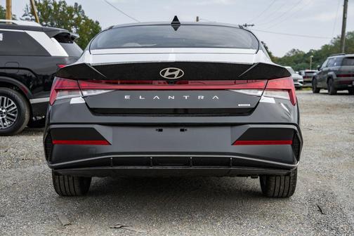 2025 Hyundai ELANTRA HEV Limited