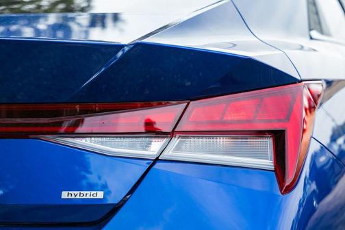 2025 Hyundai ELANTRA HEV Limited