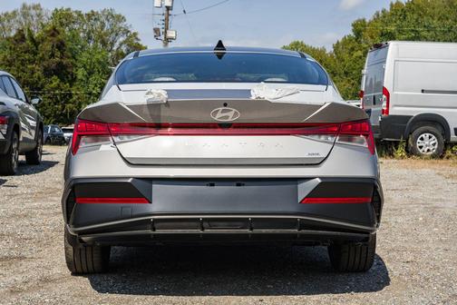 2025 Hyundai ELANTRA HEV Limited