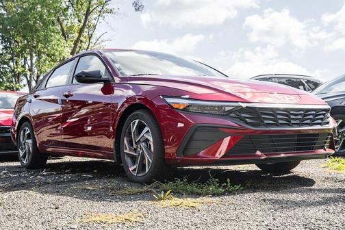2025 Hyundai ELANTRA Sport