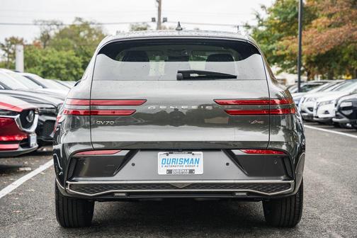 2026 Genesis GV70 2.5T