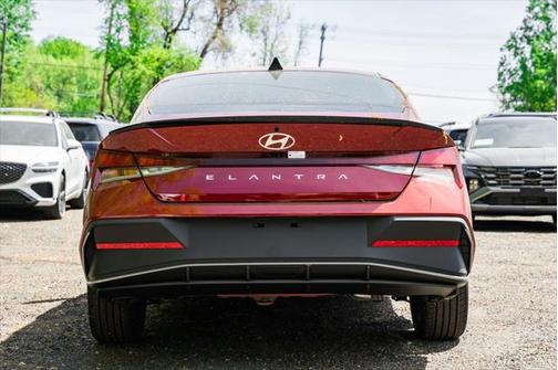 2025 Hyundai ELANTRA Sport