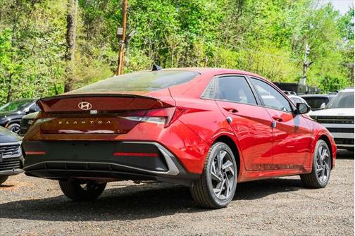 2025 Hyundai ELANTRA Sport