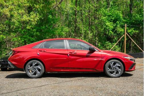 2025 Hyundai ELANTRA Sport
