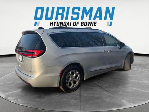 Silver Mist 2023 Chrysler Pacifica Limited