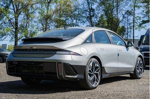 2025 Hyundai IONIQ 6 SE