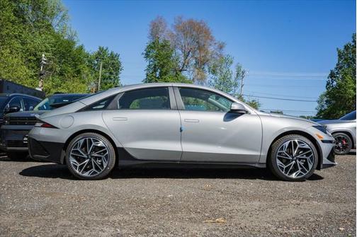 2025 Hyundai IONIQ 6 SE