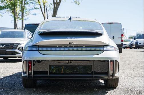 2025 Hyundai IONIQ 6 SE