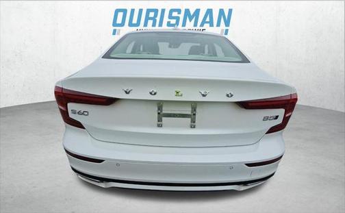 2022 Volvo S60 T5 Momentum